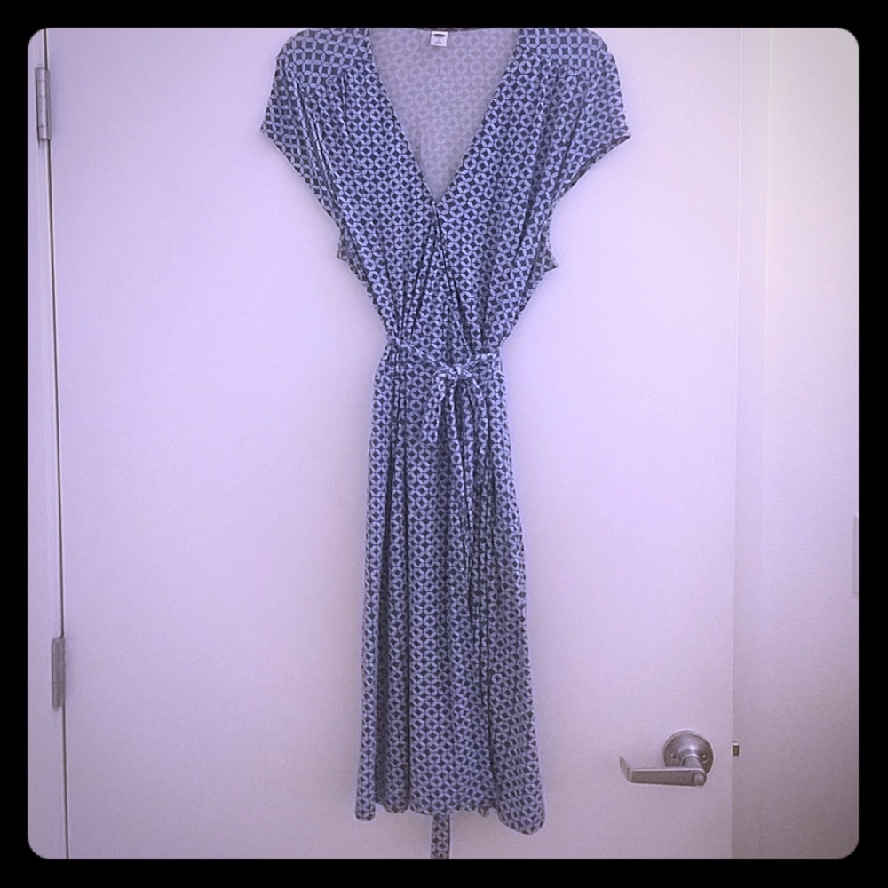 Knee-length, cap sleeved wrap dress